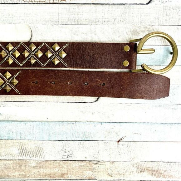 GUESS BROWN STUDDED GENUINE LEATHER HOOK BUCKLE CASUAL WOMEN'S BELT M/L/34 (R24 - Picture 6 of 9